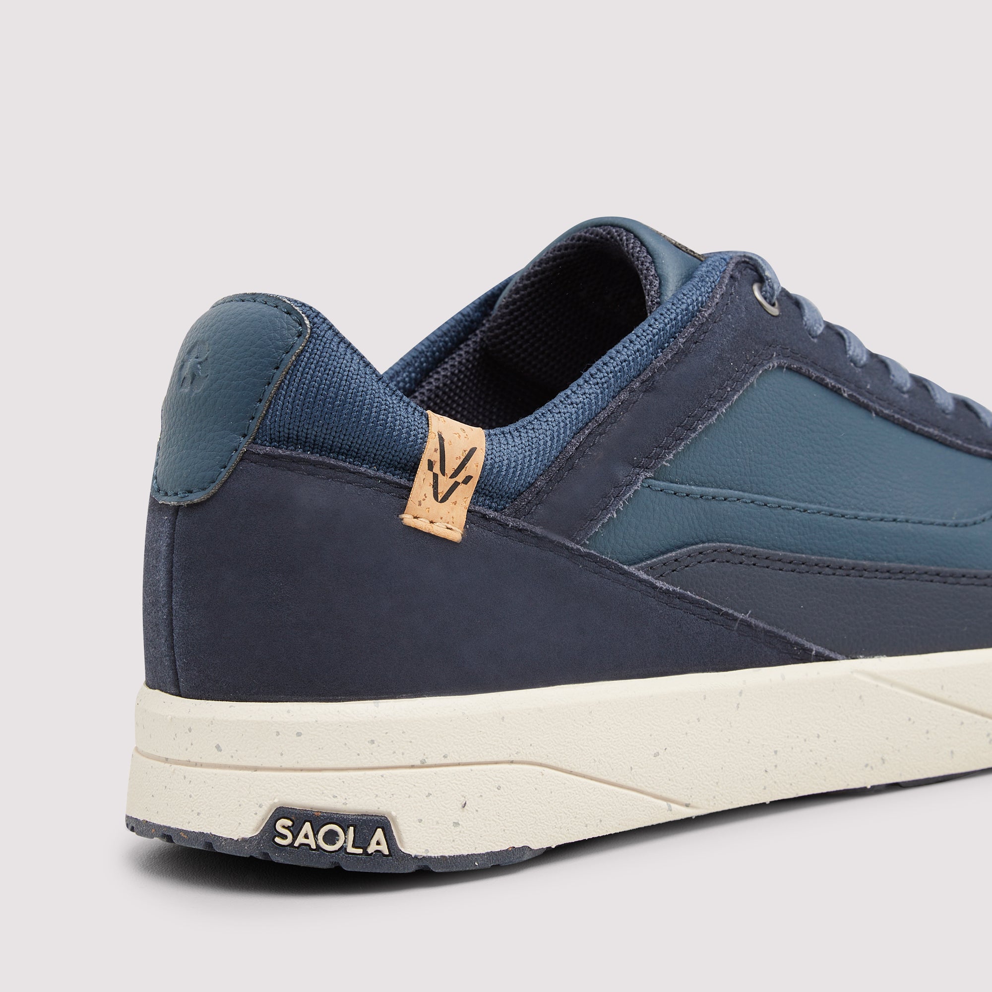 Quito M Navy