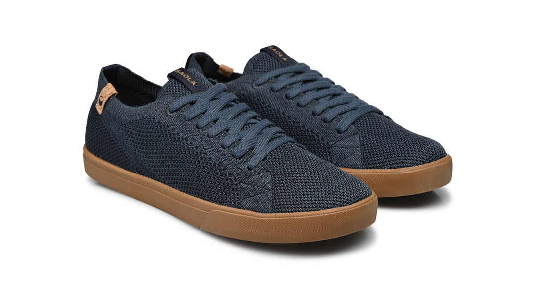 Baskets homme de couleur bleu vue d’ensemble coté droit