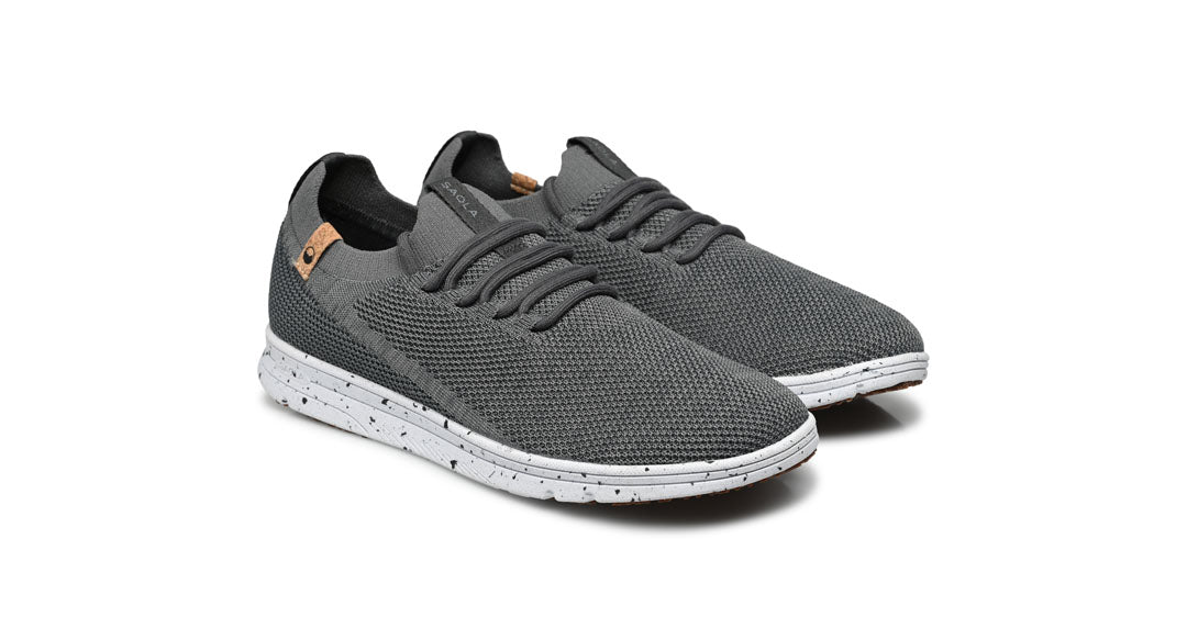 Baskets homme de couleur gris vue d'ensemble coté droit