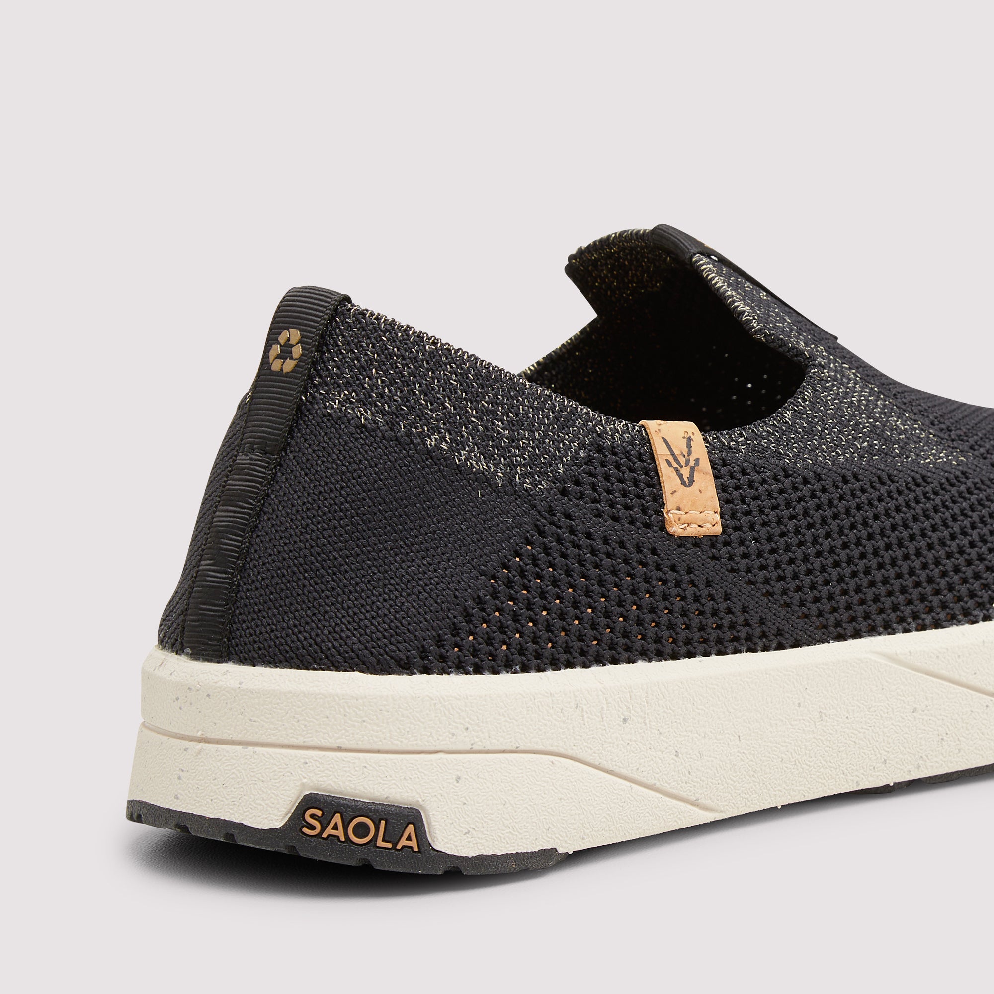 Bali W Black Gold